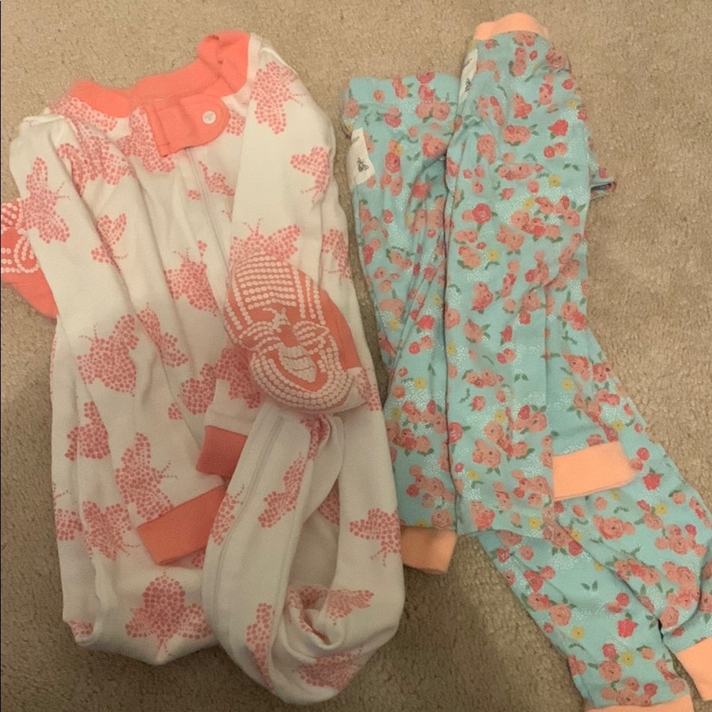 Burt’s bees baby Pajamas- 18M pink butterflies & floral - never worn